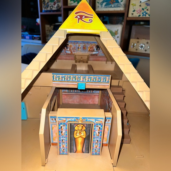 Playmobil 4240 Egyptian Pyramid History Set
Retired 2009
Accessories included - Picture 3 of 11